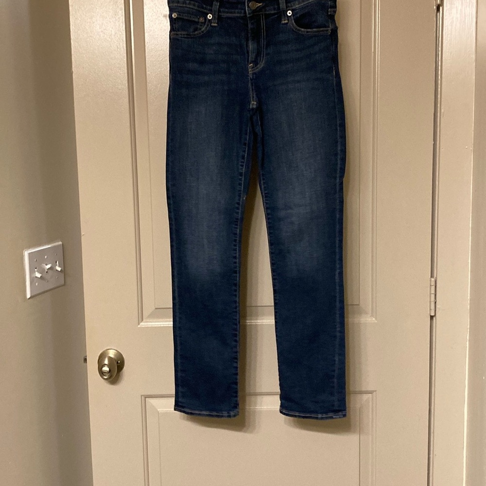 NWOT Gap classic straight jeans, size 4/27R
